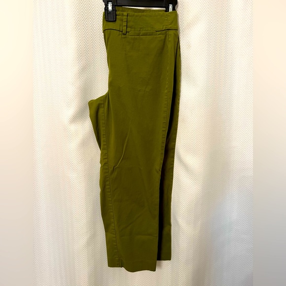 Ann Taylor Petite Olive Green Crop Pant 6P - Picture 1 of 6